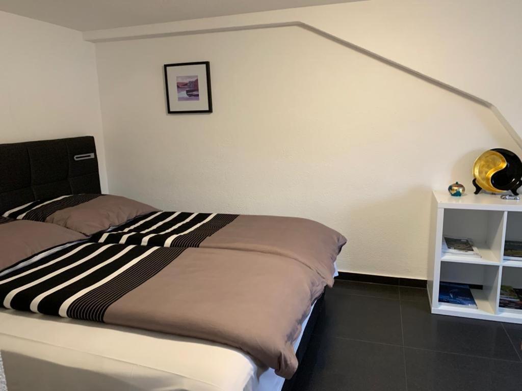 Guenstige Zimmer-Unterkunft Zimmer Mit Gemeinschaftsbad Lörrach Exteriör bild